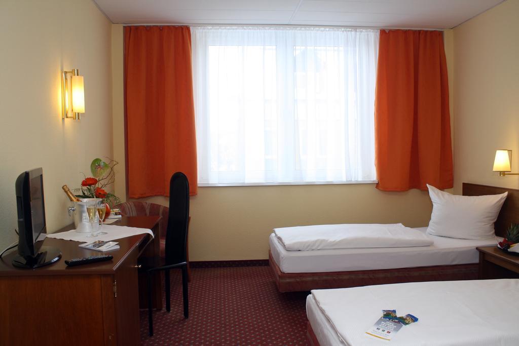 Quick Hotel Dresden West Kesselsdorf Esterno foto